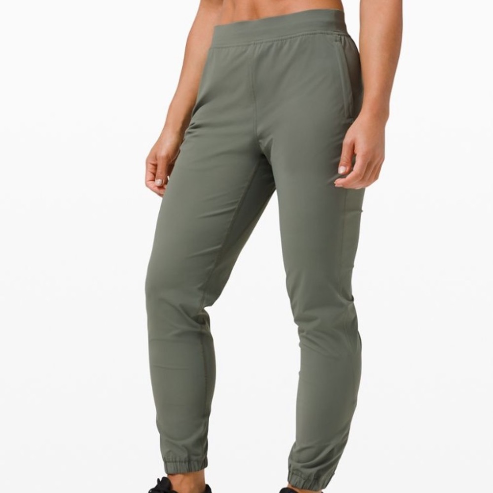 Lululemon “Adapted State High Rise Jogger” Size 8